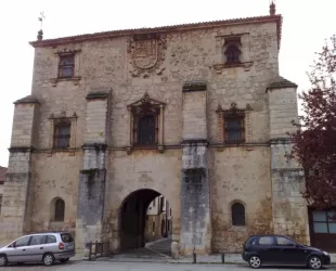 Puerta de Covarrubias